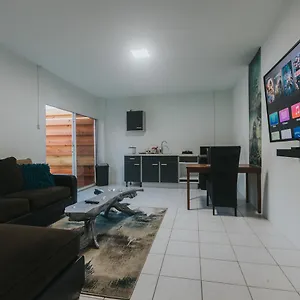 https://eagle-beach.comcaribbean.com